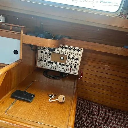Ботель Lovely Sailingboat Near Center Хельсинки