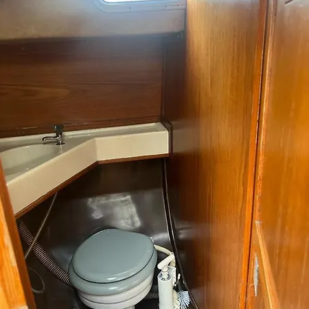 Lovely Sailingboat Near Center Ботель *